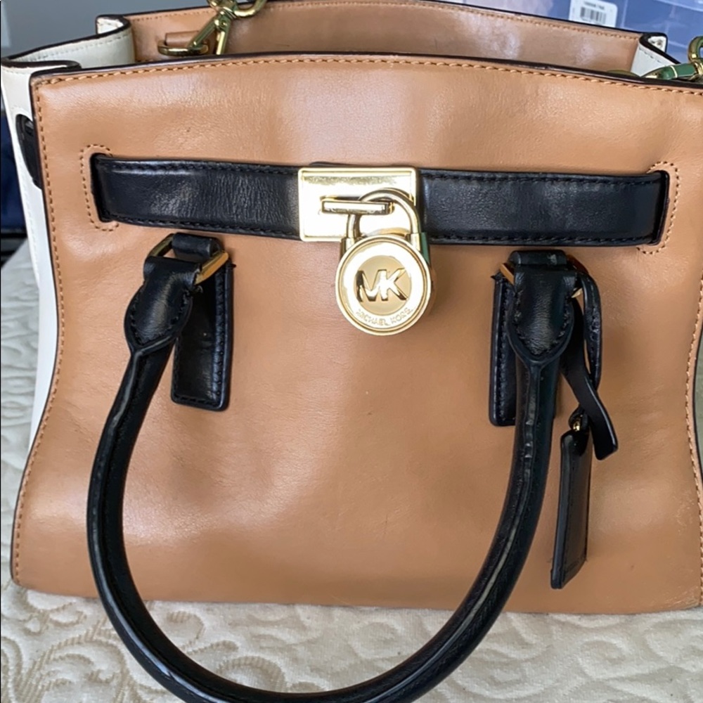 Micheal Kors Small Satchel